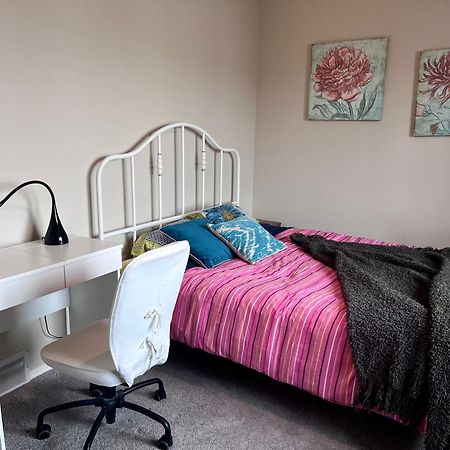 Best Garden House&3 Mins Bus Station Close C-Train&Free Parking YYC Buitenkant foto