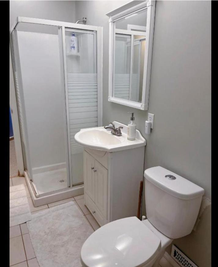 Best Garden House&3 Mins Bus Station Close C-Train&Free Parking YYC Buitenkant foto