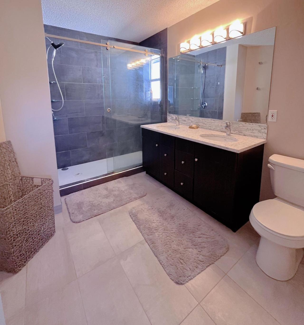 Best Garden House&3 Mins Bus Station Close C-Train&Free Parking YYC Kamer foto